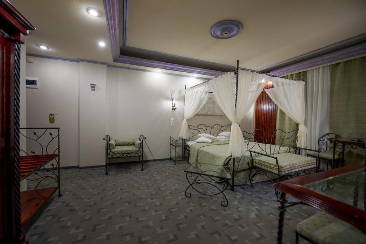 HOTEL COMFORT SUITES