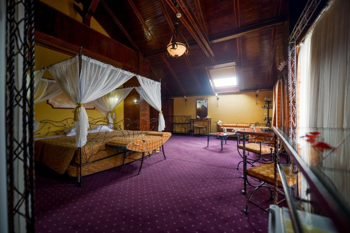 HOTEL COMFORT SUITES