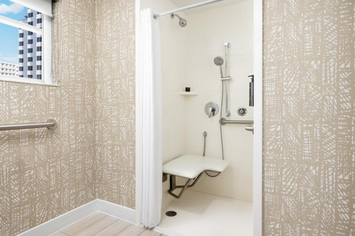 Hotel Continental Miami Beach, Tapestry Collection by Hilton