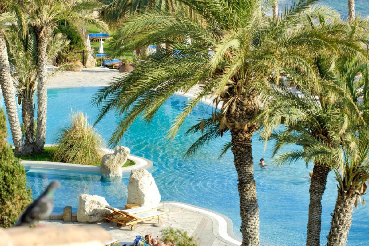 CORAL BEACH HOTEL