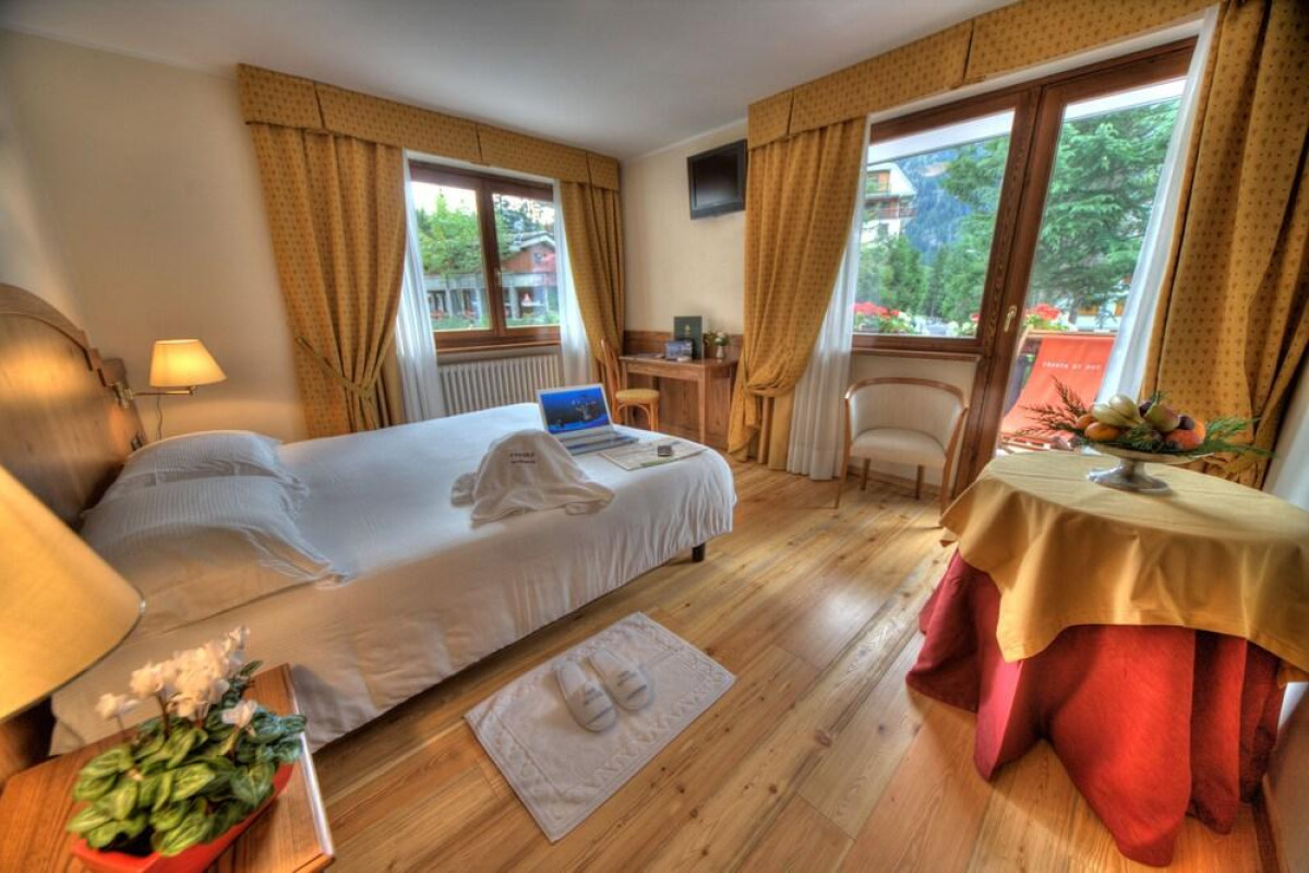 HOTEL CRESTA ET DUC