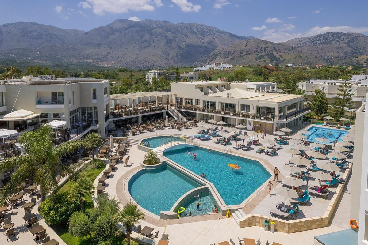 Vantaris Palace