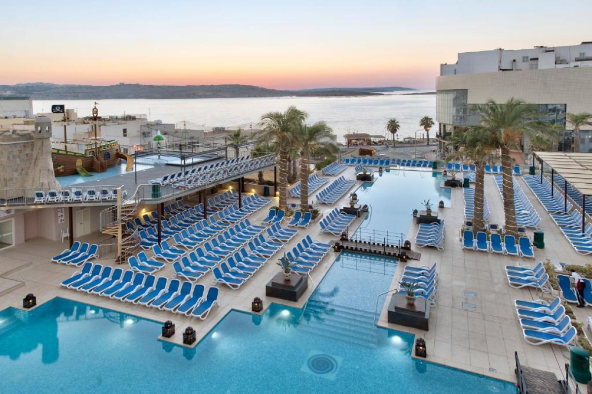 Hotel db San Antonio + Spa