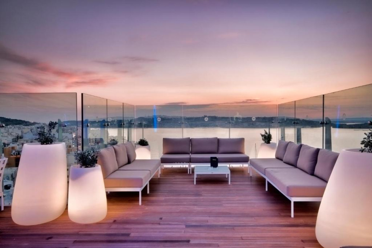Hotel db San Antonio + Spa