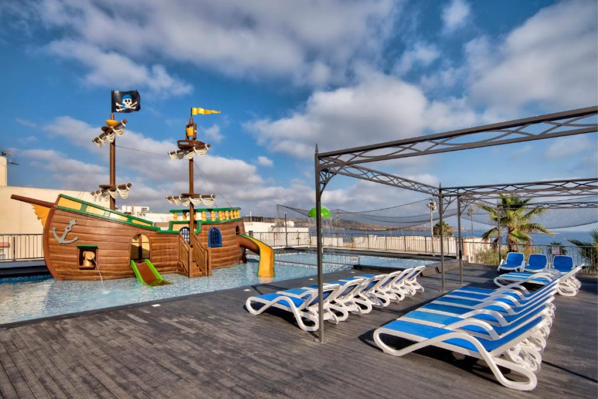 Hotel db San Antonio + Spa