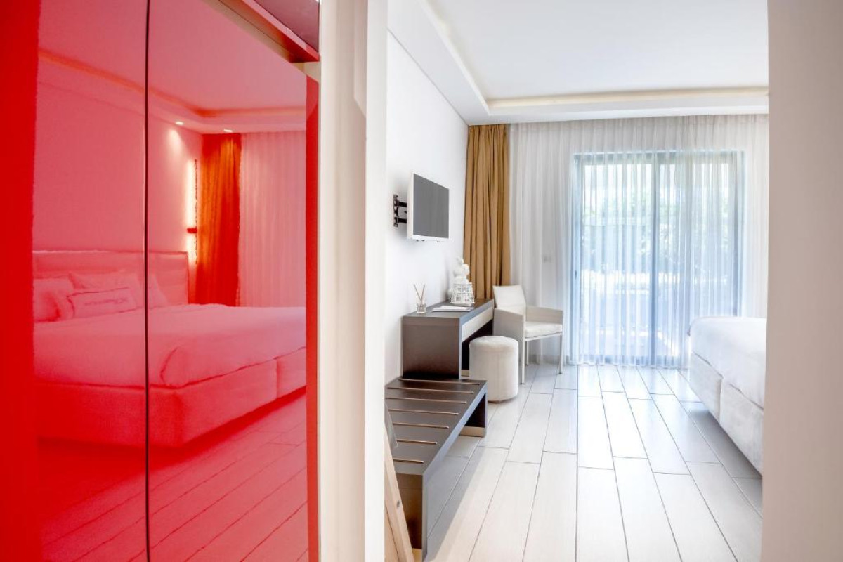 Diamond Deluxe Hotel Adults Only