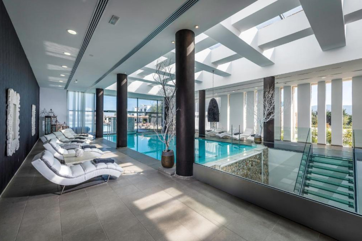 Diamond Deluxe Hotel Adults Only