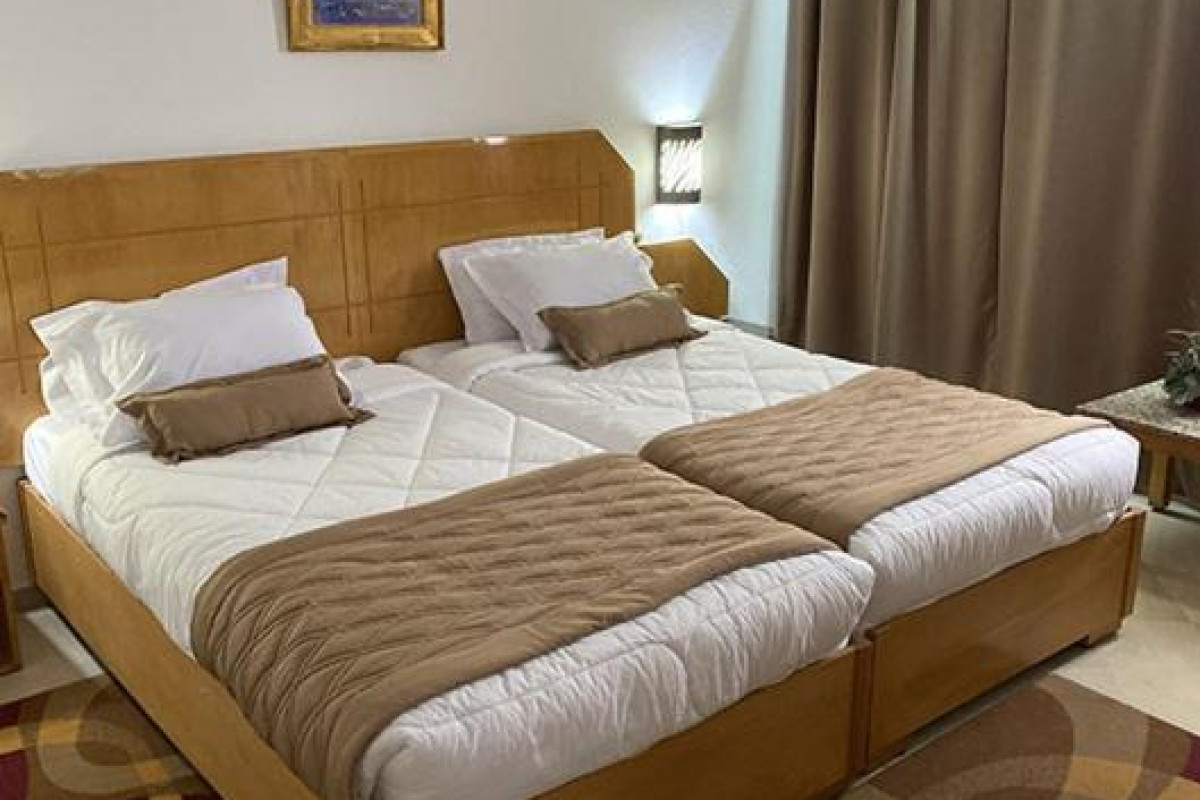HOTEL DIPLOMAT