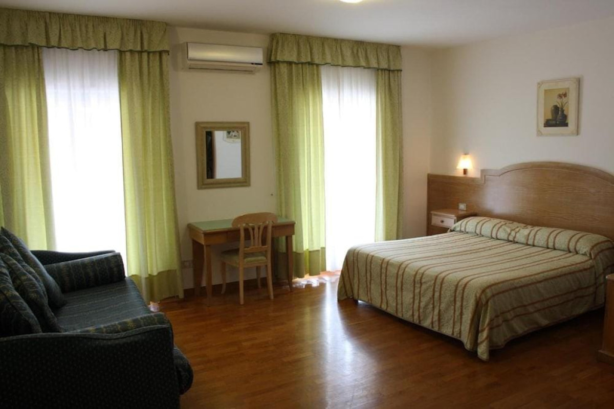 DONATELLO HOTEL