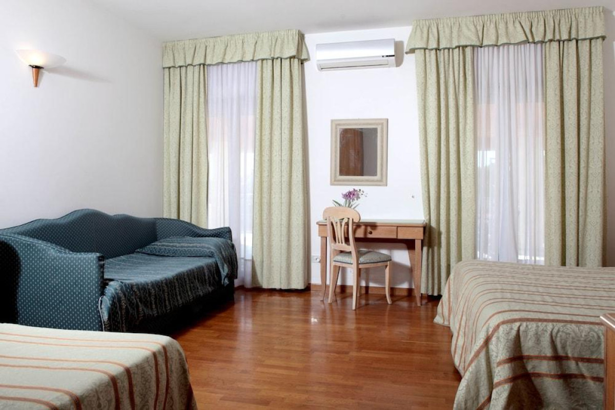 DONATELLO HOTEL