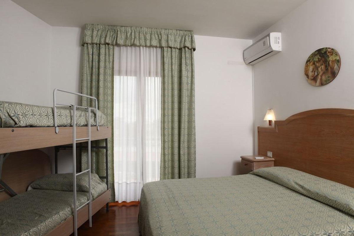 DONATELLO HOTEL