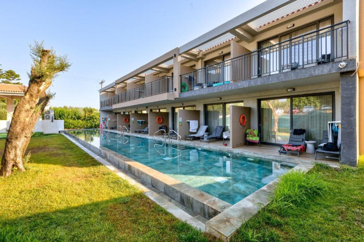 CAVO ORIENT BEACH HOTEL