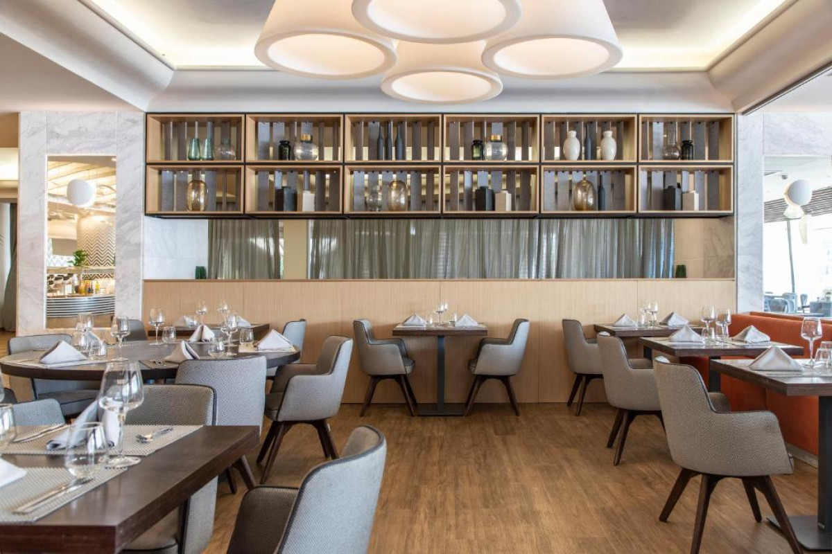 Hotel Eden Roc Resort
