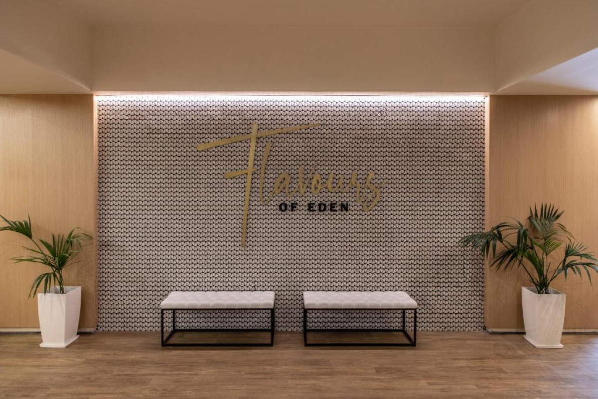 Hotel Eden Roc Resort