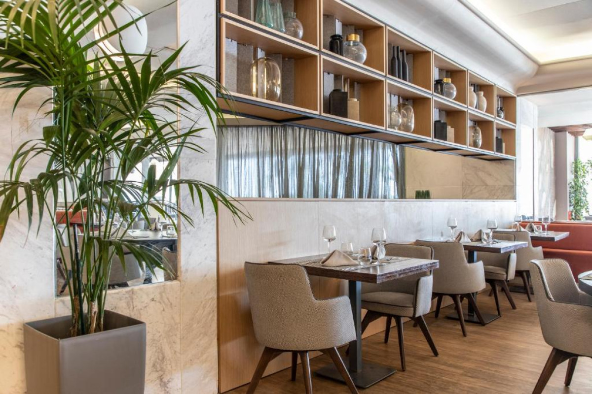 Hotel Eden Roc Resort