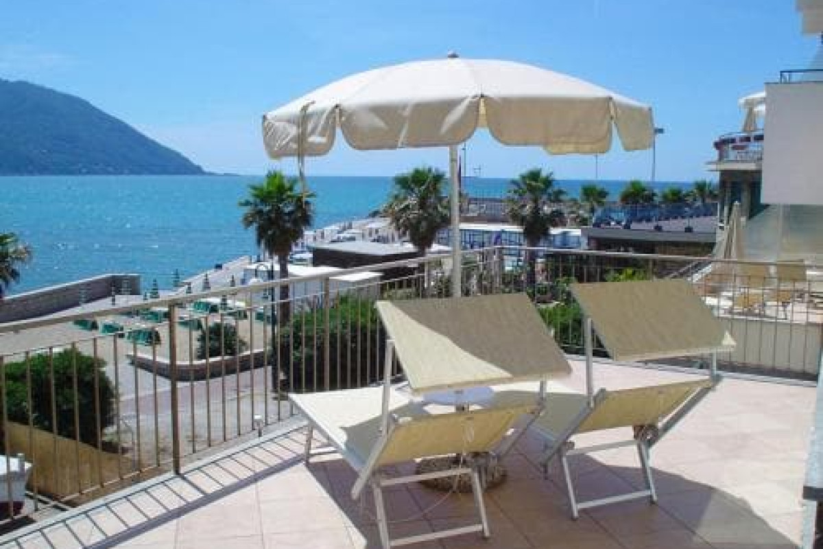 Hotel Elena