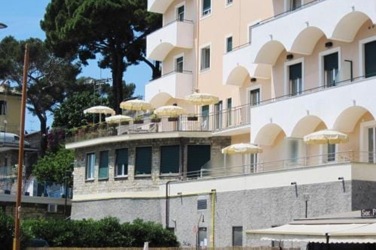 Hotel Elena