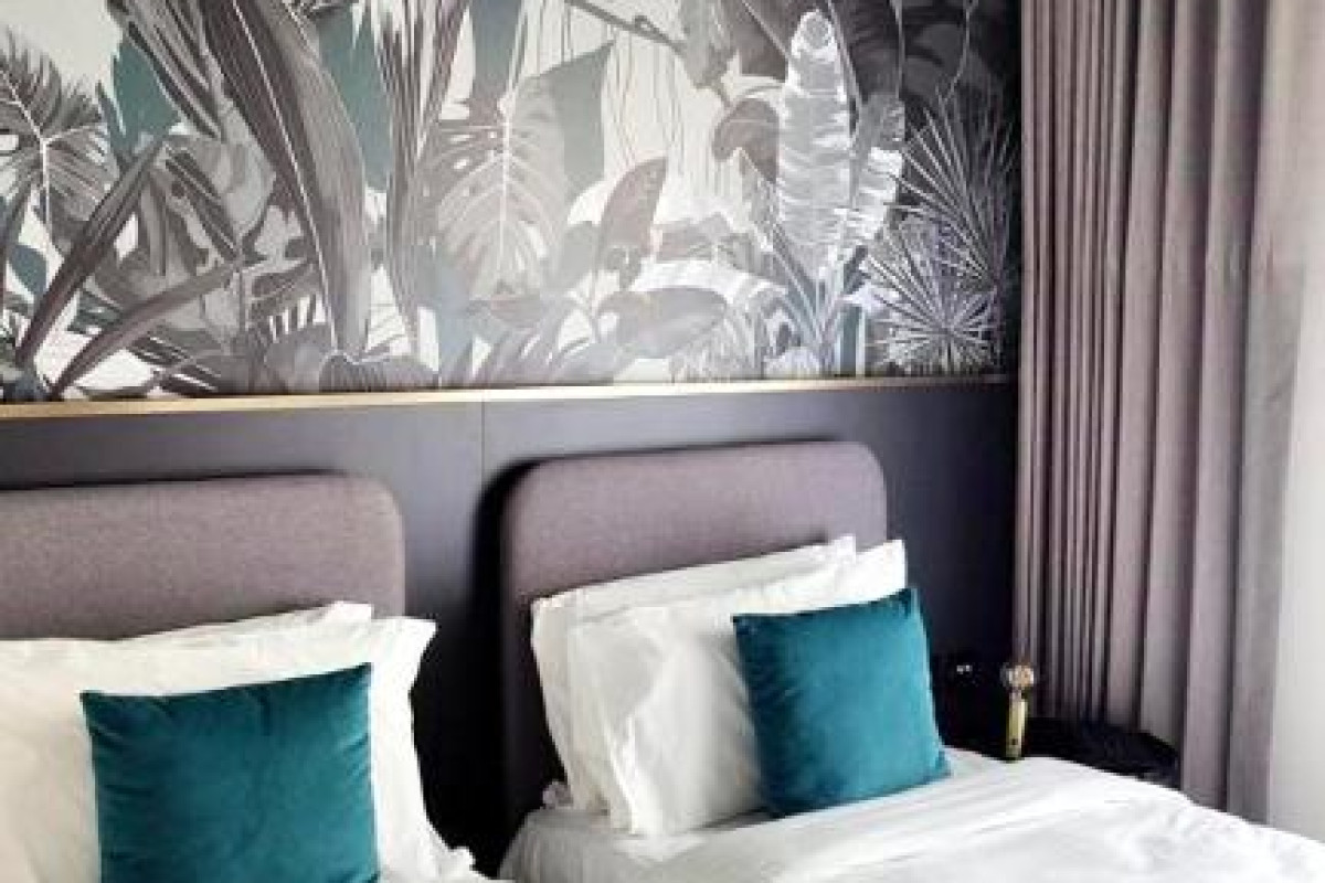 Hotel Eleven by Warren Collection