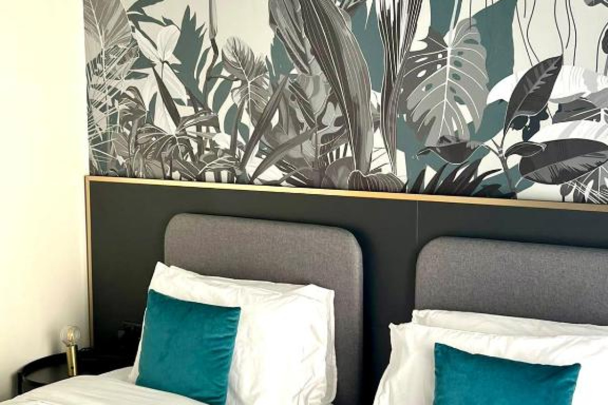 Hotel Eleven by Warren Collection