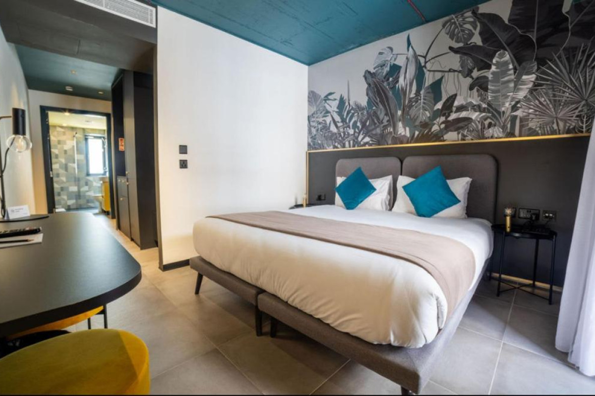Hotel Eleven by Warren Collection
