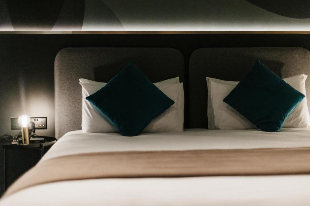 Hotel Eleven by Warren Collection