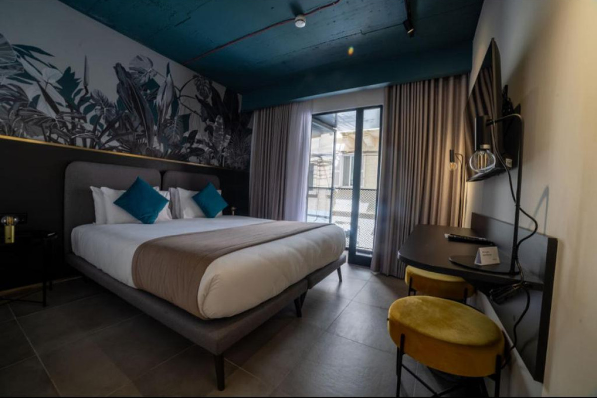 Hotel Eleven by Warren Collection