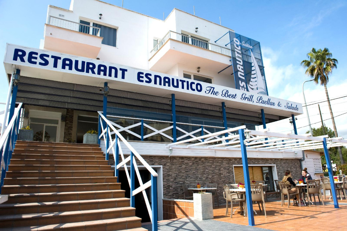 Hotel Es Nautico Suites