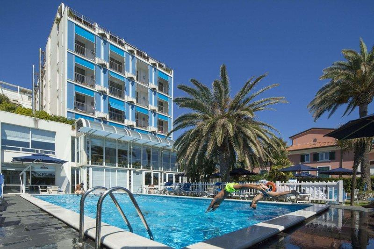 Hotel Excelsior