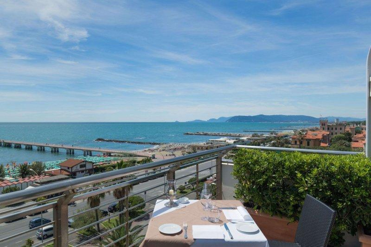 Hotel Excelsior