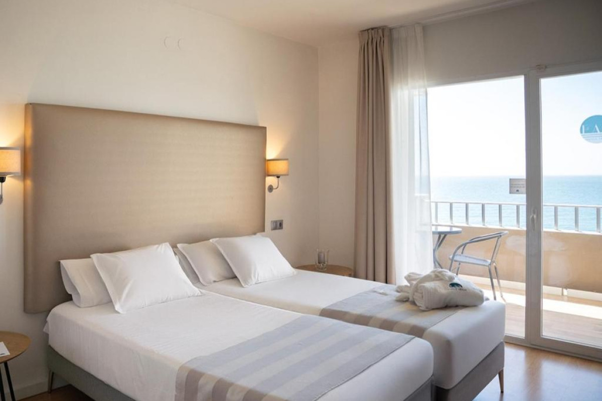 Hotel Fay Victoria Beach