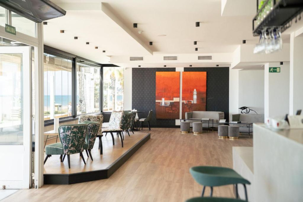 Hotel Fay Victoria Beach
