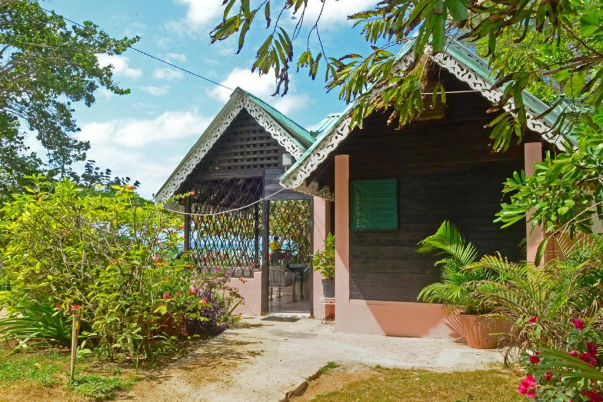 Hotel Firefly Beach Cottages