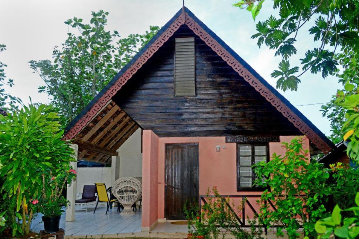 Hotel Firefly Beach Cottages