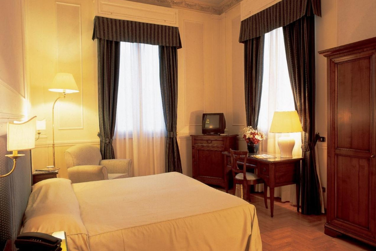 Hotel Flora