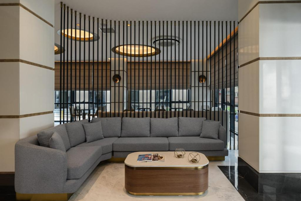 GLEAM BOMONTI HOTEL