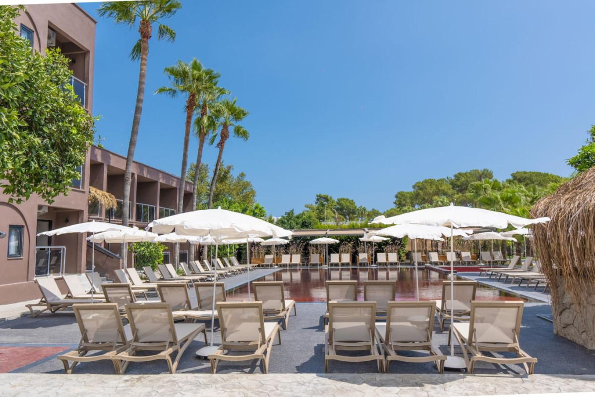 GOLDEN SUN HOTEL