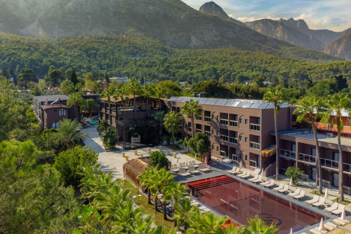 GOLDEN SUN HOTEL