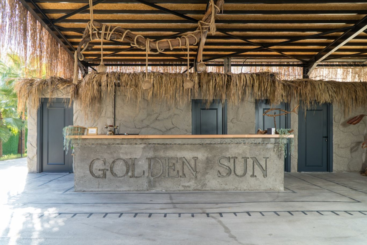 GOLDEN SUN HOTEL