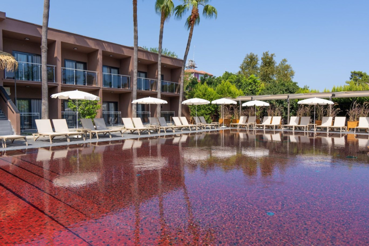 GOLDEN SUN HOTEL
