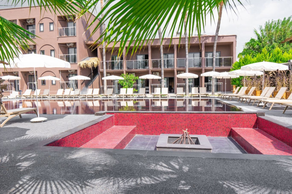 GOLDEN SUN HOTEL