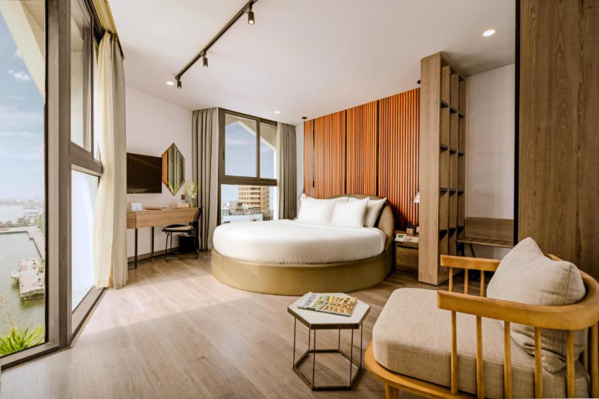 Hotel HAIAN Riverfront Da Nang