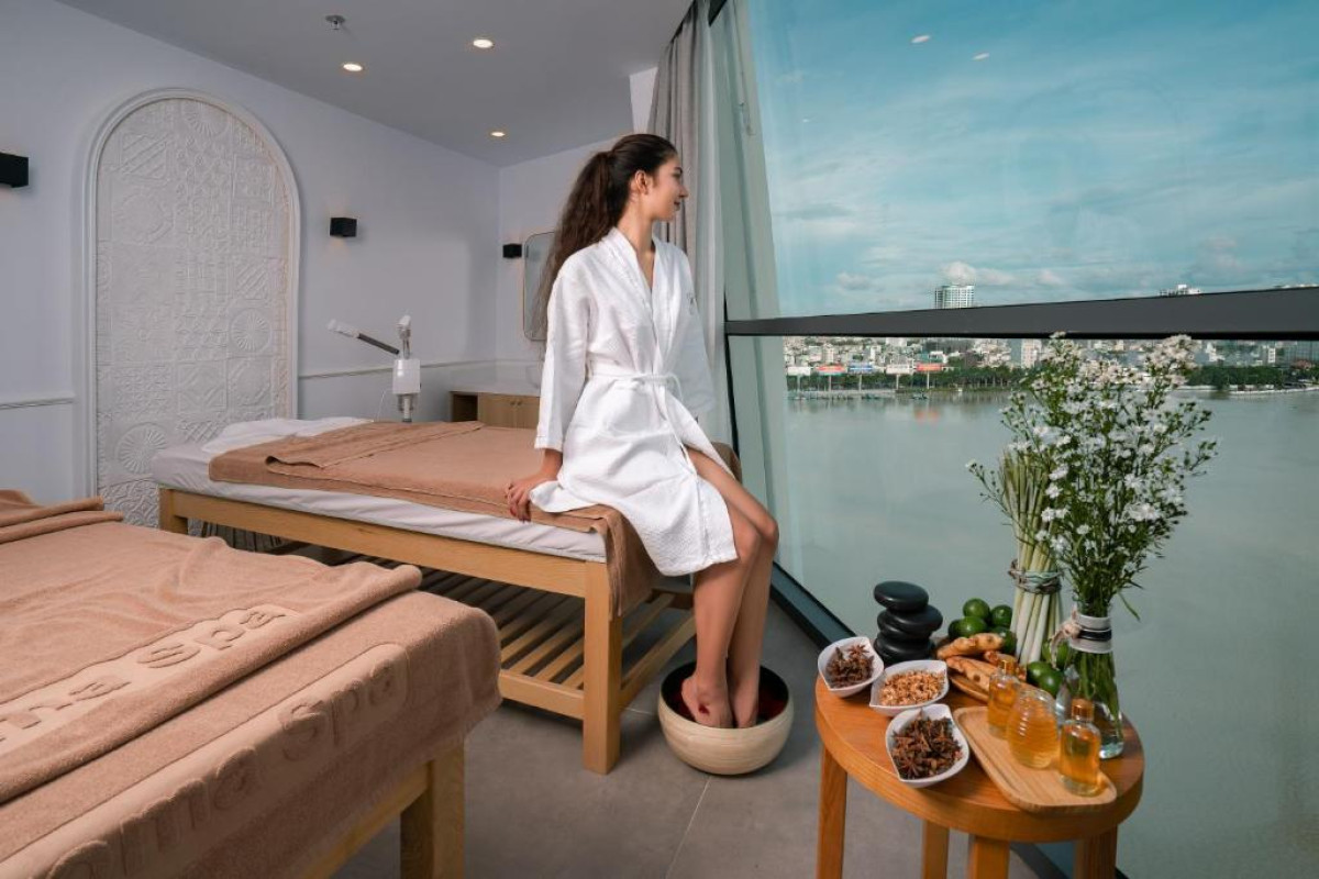 Hotel HAIAN Riverfront Da Nang