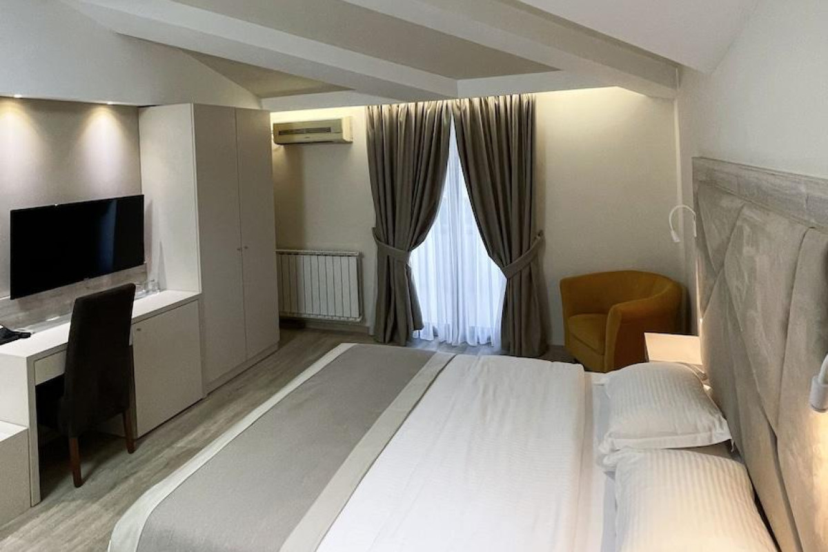 Hotel Holiday