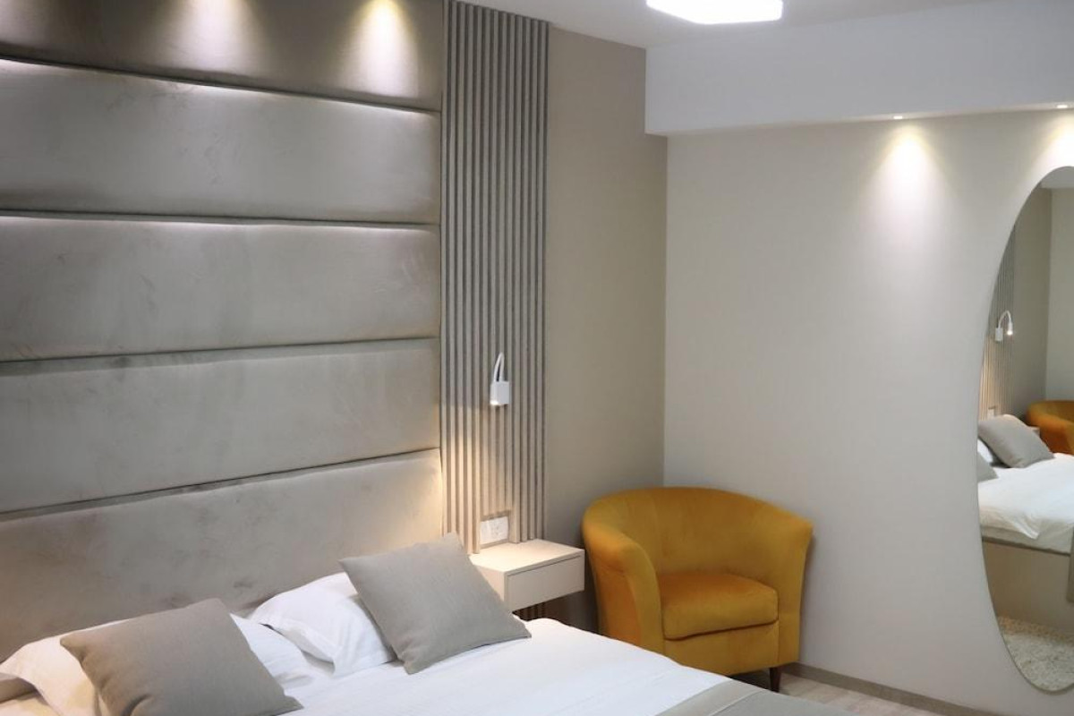 Hotel Holiday