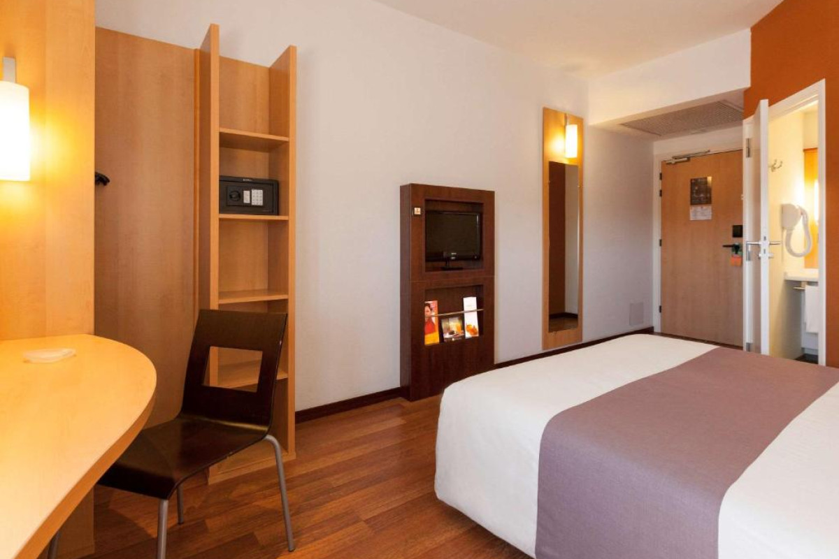 IBIS TUNIS