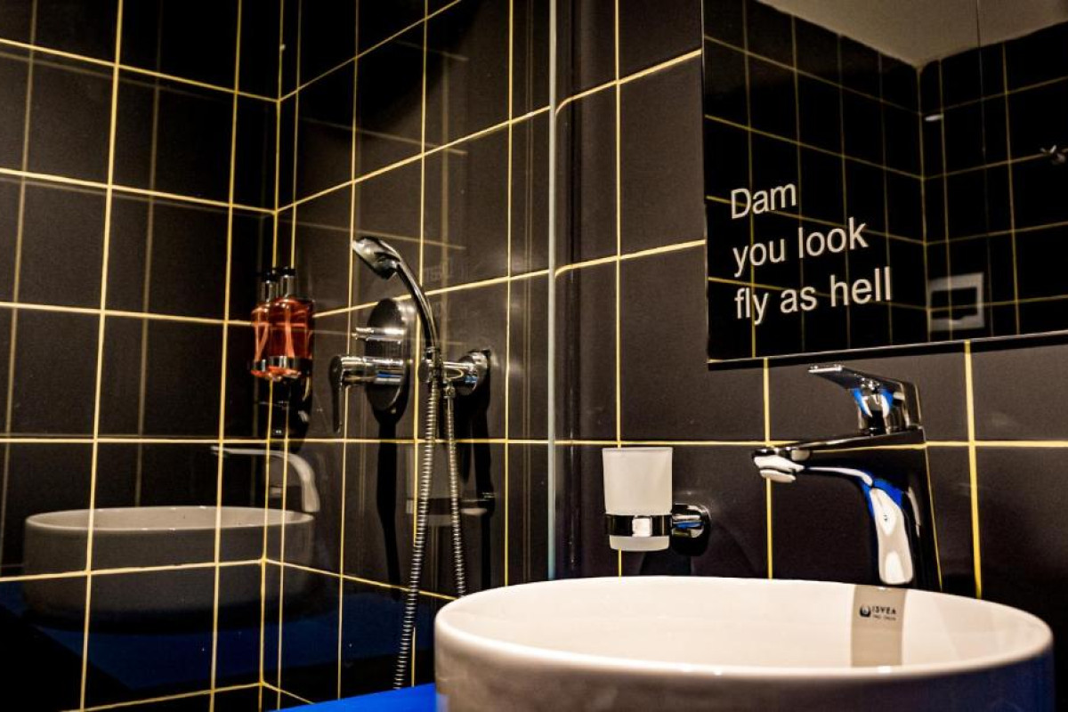 Hotel IKYK