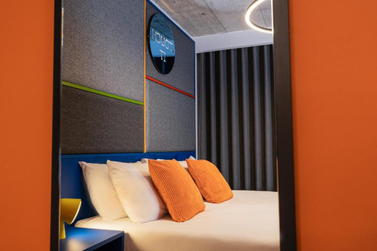 Hotel IKYK