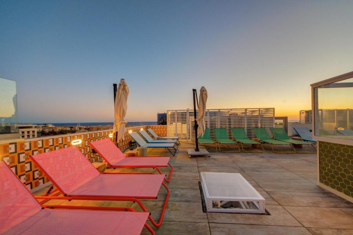 Hotel IKYK