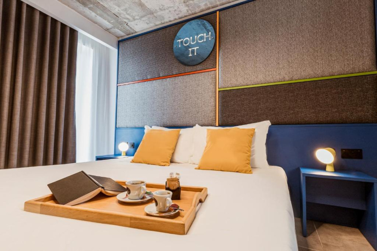 Hotel IKYK