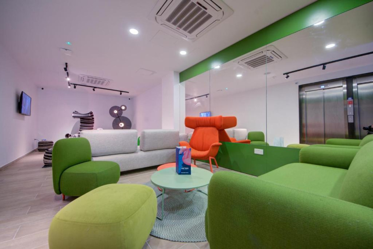 Hotel IKYK